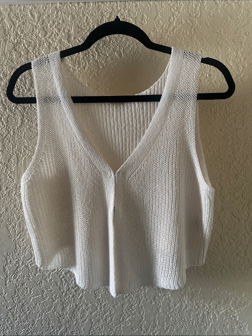 Slim Knit White V-Neck Crop Tank Top